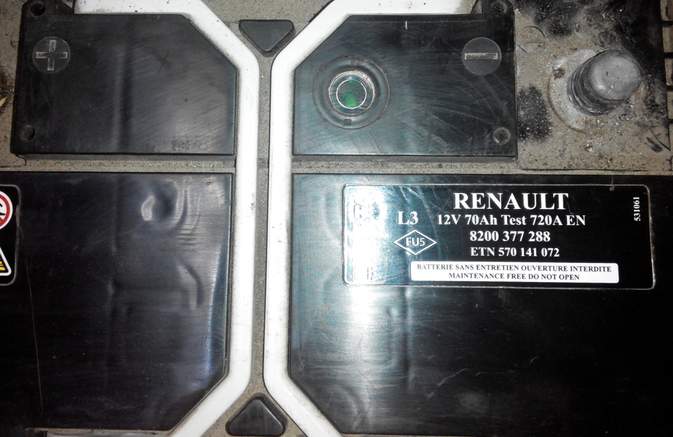Аккумулятор рено оригинал. Рено Лагуна 2007 АКБ. Аккумулятор для Рено лагуны 3 дизель 2.0 150 л.с 2009г. Какой аккумулятор стоит на Рено Логан 1.6 8 клапанов с завода.
