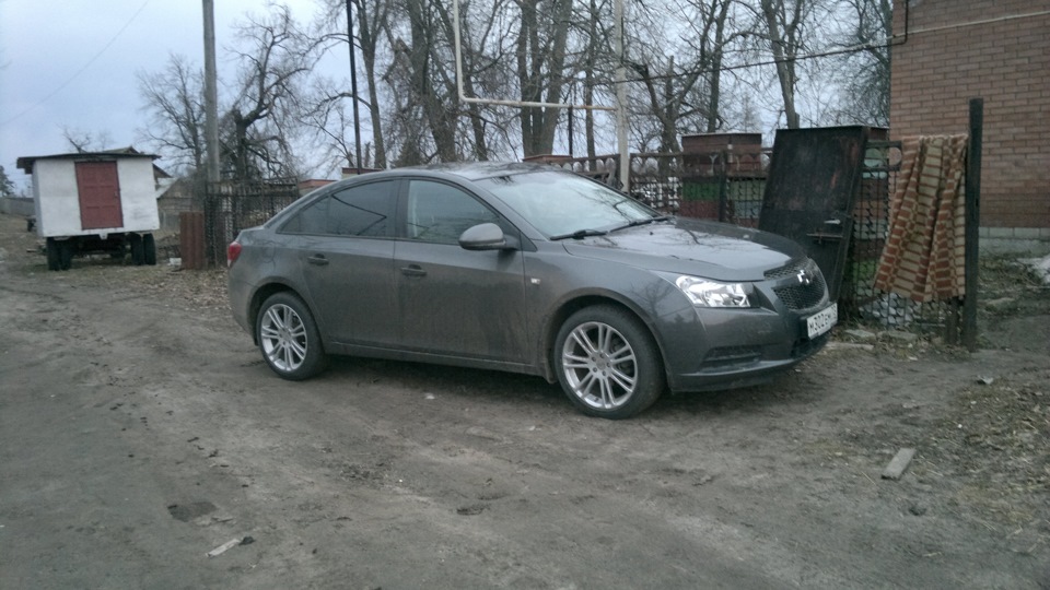 Chevrolet Cruze серый металлик