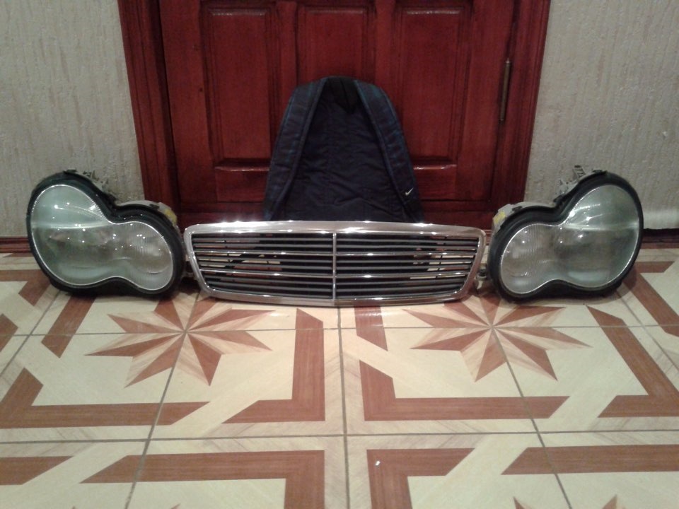 Продаю оригинальные решетку и фары на дорестайлинг w203 — Mercedes-Benz ...