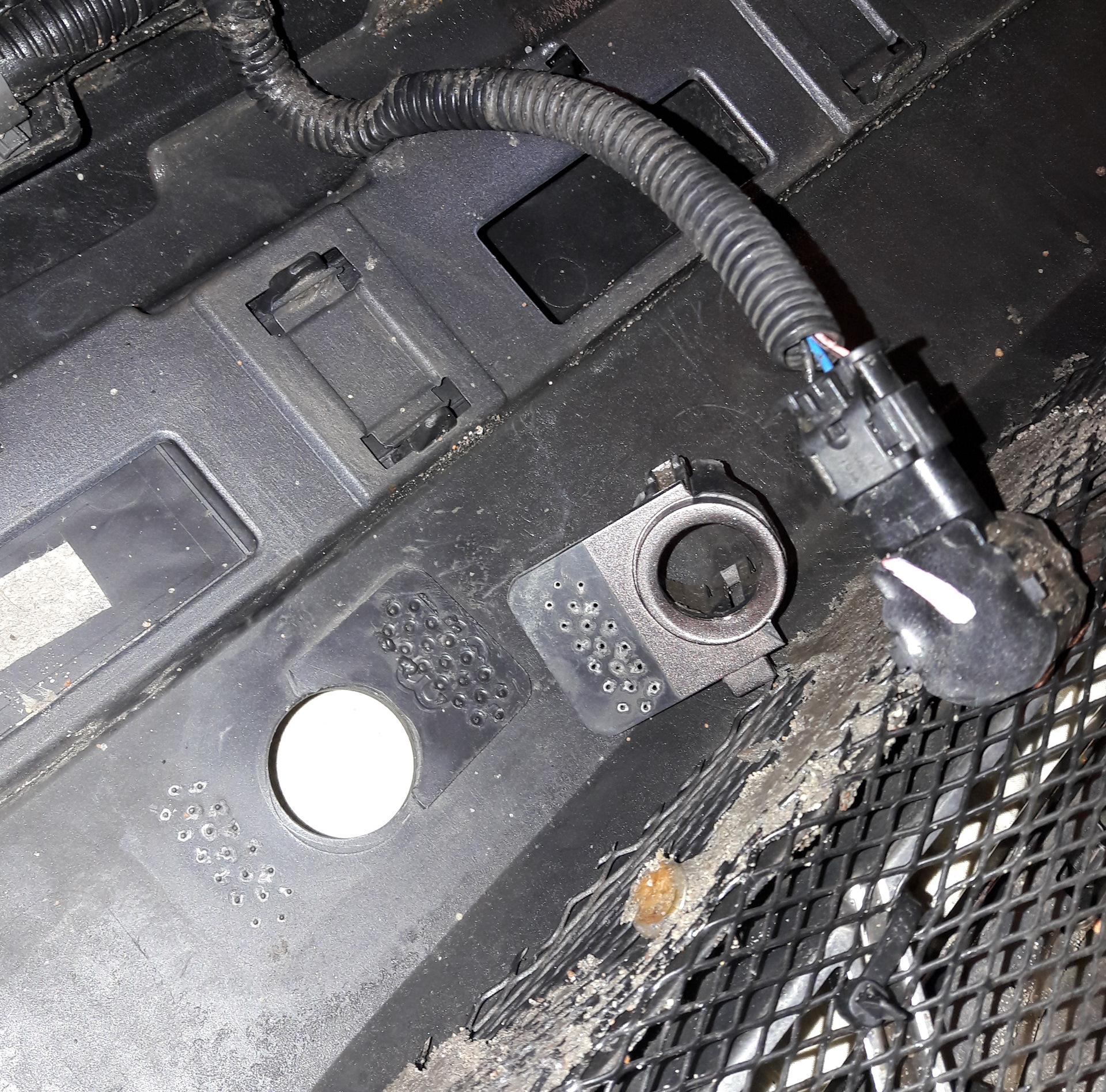 автомойка не несет ответственности за. кнопка переднего парктроника hyundai santa fe 2013. грязное авто после мойки. смазка для боковых зеркал. инструкция на автомойку самообслуживания.