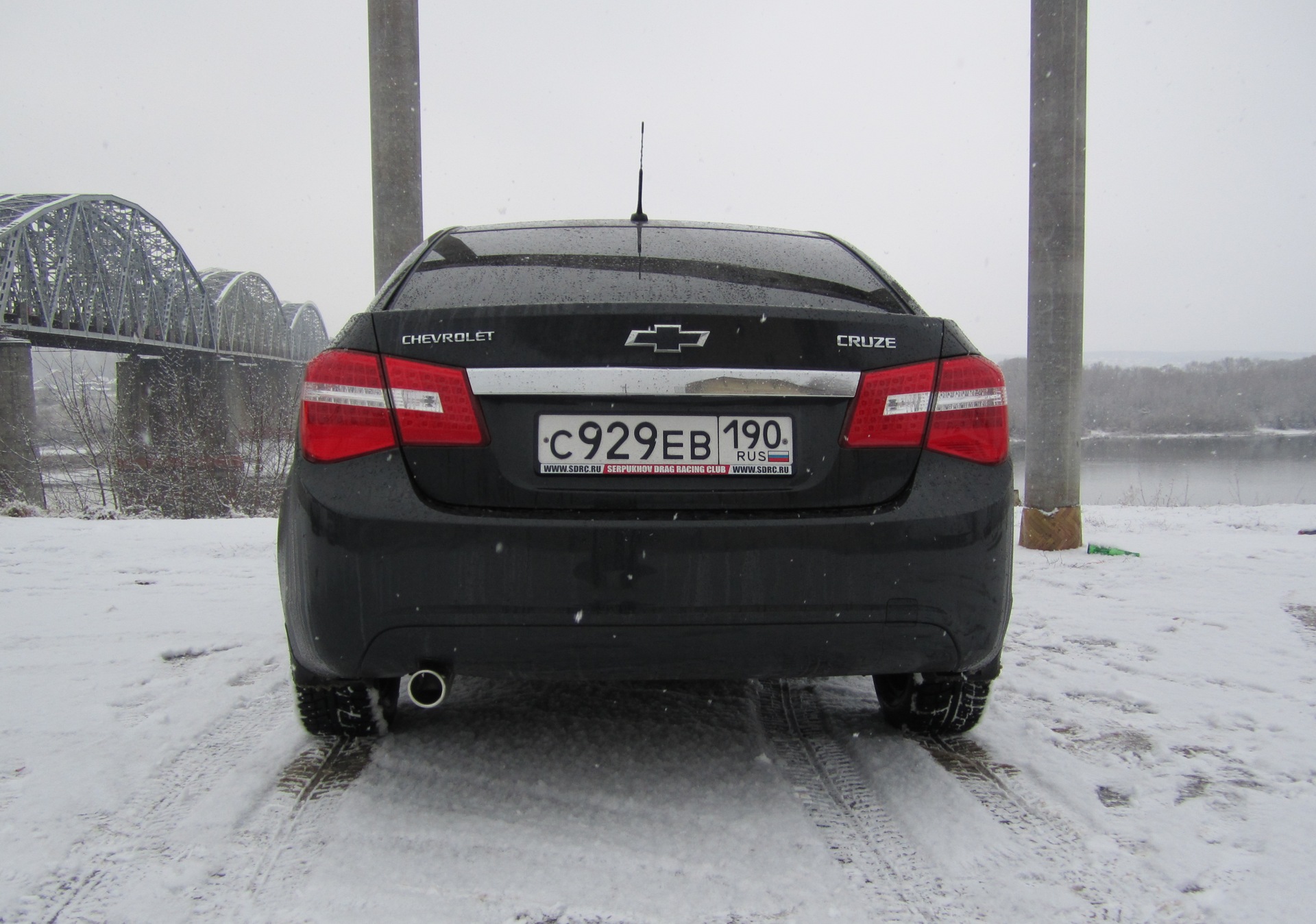 Chevrolet Cruze сзади 2009