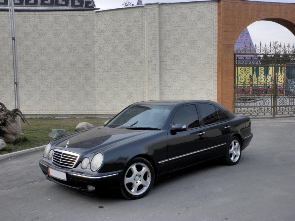 Mercedes Benz e class w210