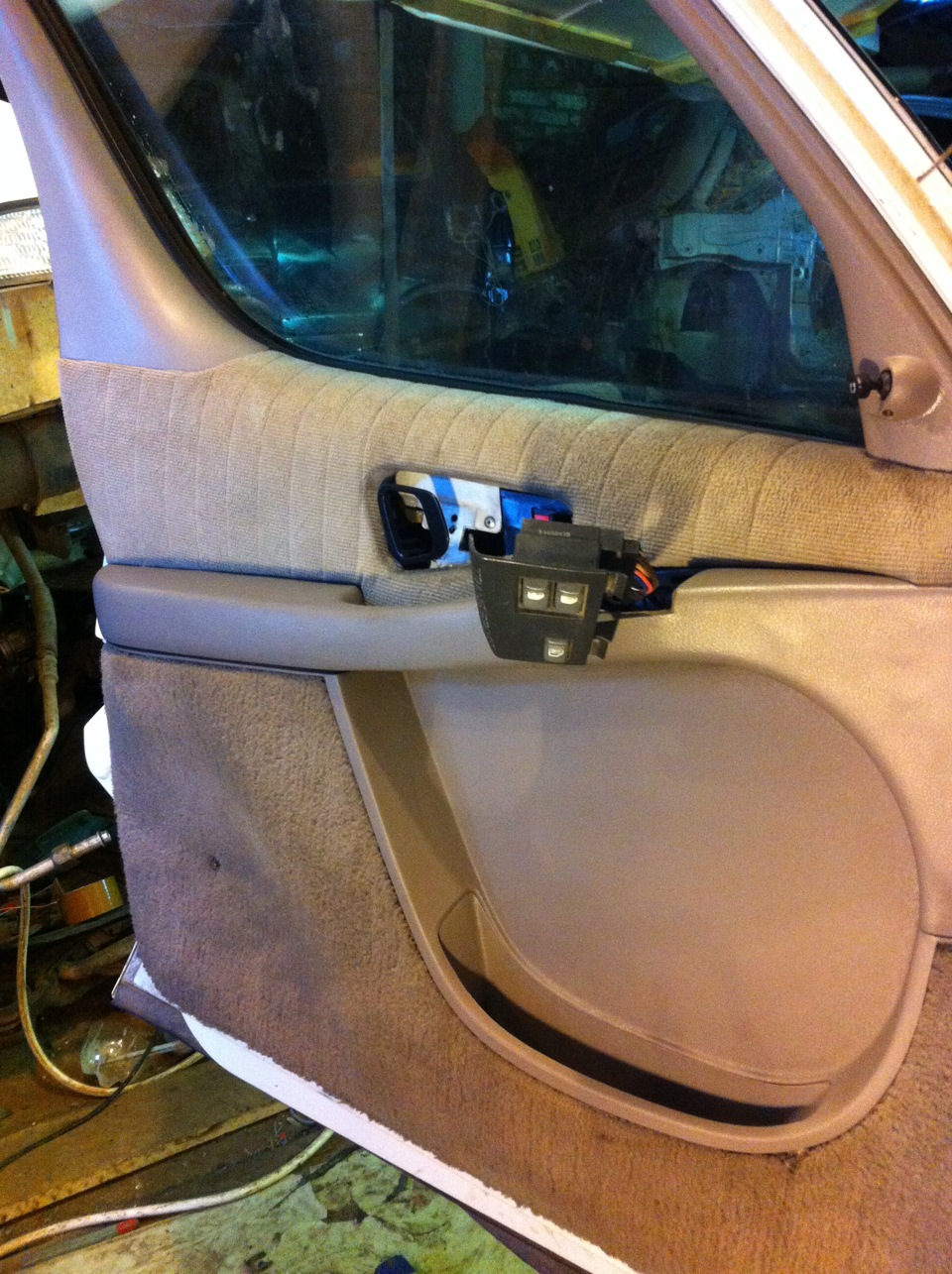 потек задний цилиндр — Pontiac Trans Sport, 2,3 л, 1995 года | своими ...