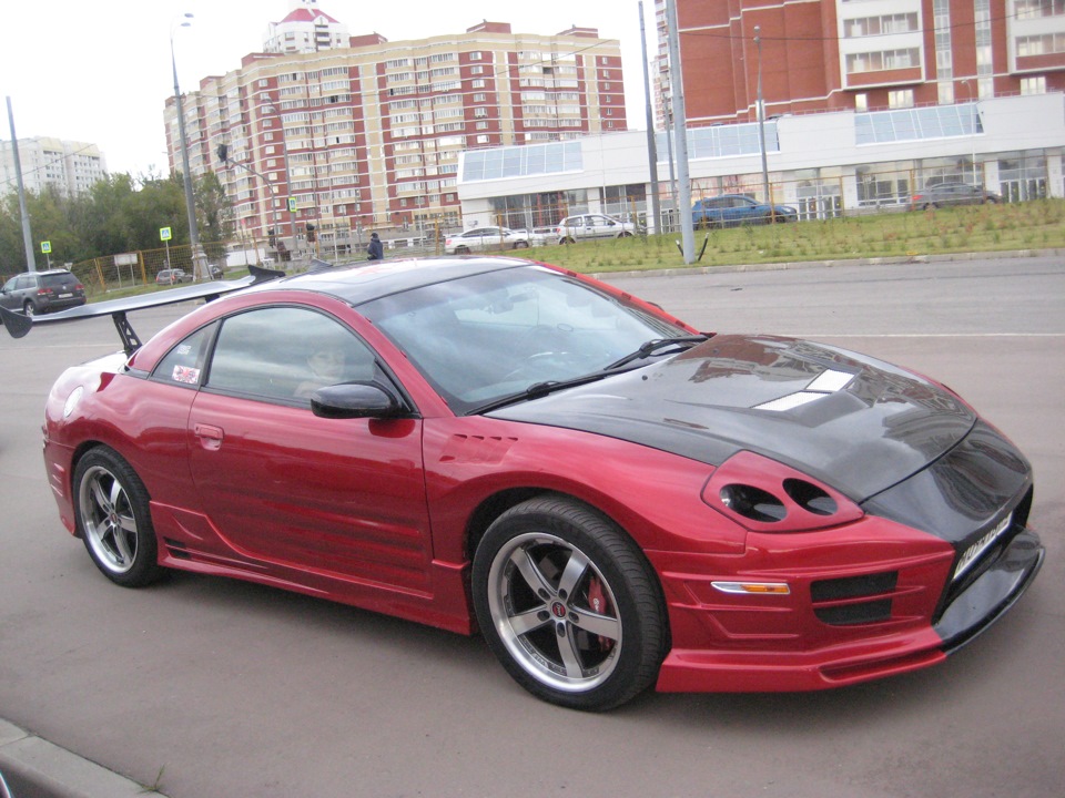 Mitsubishi Eclipse вид спереди