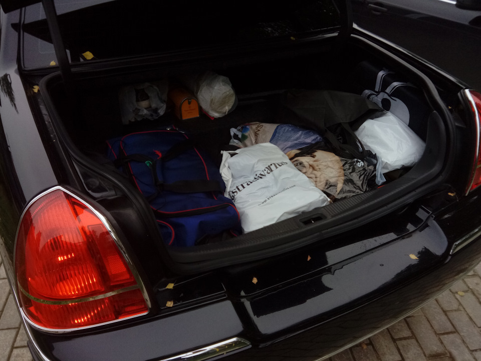 Багажник Lincoln town Car нам еще по кино про мафию известен. — Lincoln Town Car III