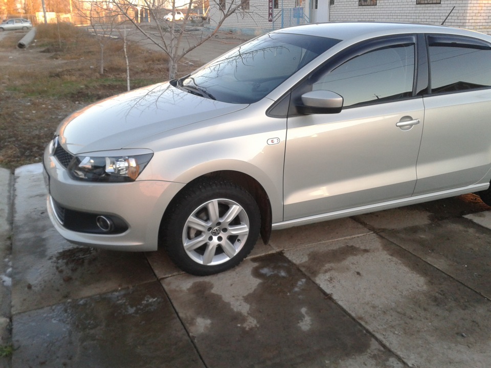 VW Polo 2011 Silver Leaf