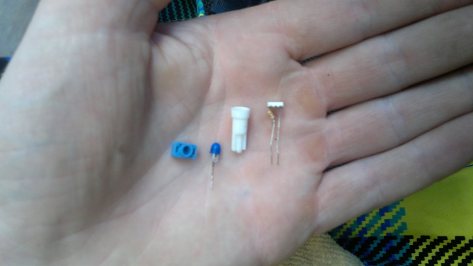 подсветка кнопок подогрева сидений — Mitsubishi Lancer IX, 1,6 л, 2005 ...