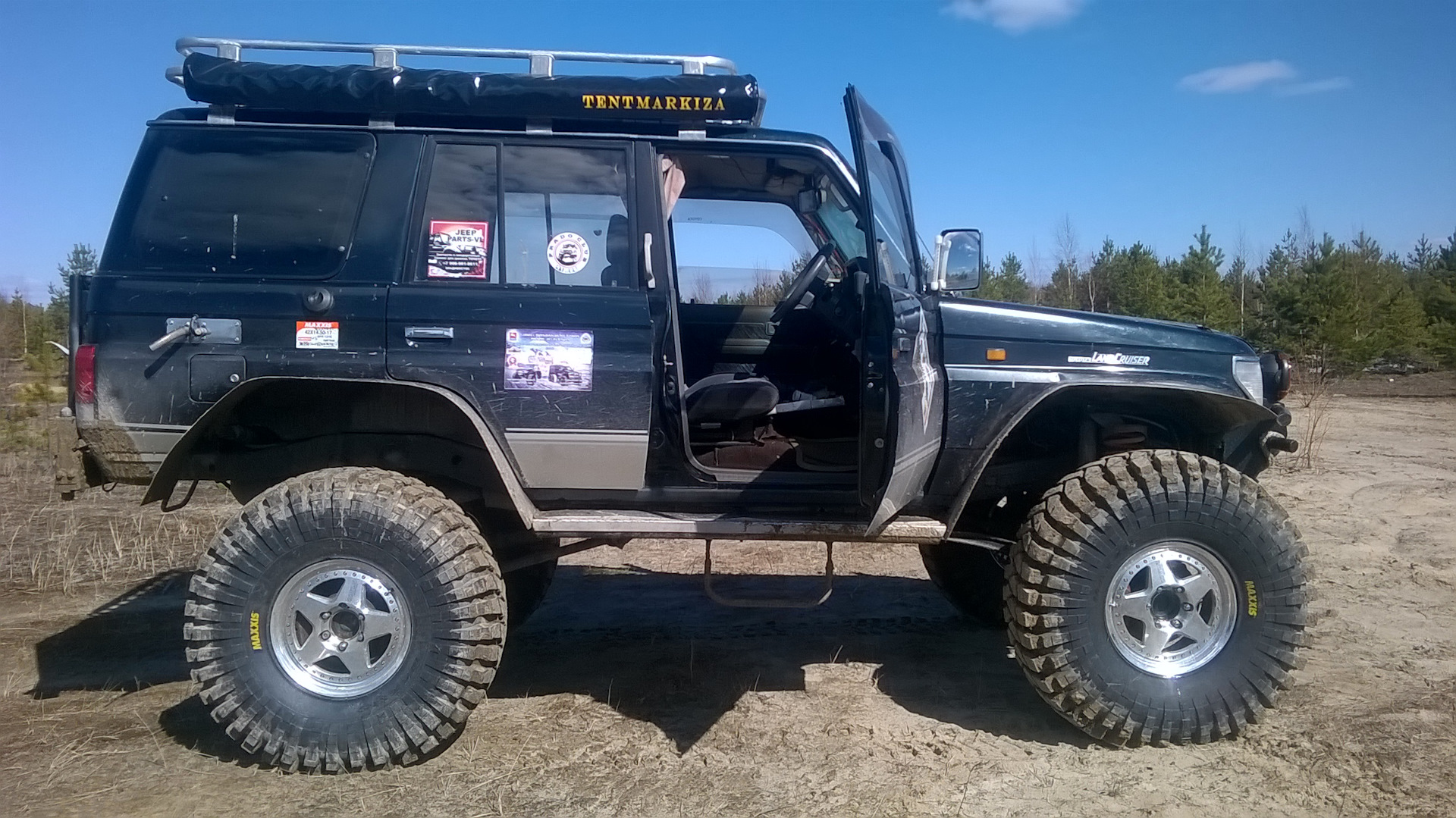 Тойота крузер дром. Тойота ленд Крузер Прадо 78. Прадо 90 на 35 колесах. Toyota Land Cruiser 70 35 колесах. Прадо 78 на 35 колесах.