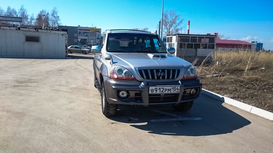 Hyundai terracan 2.5 дизель. Терракан 2.5 дизель. Хёндай Терракан 2.5 дизель фото.