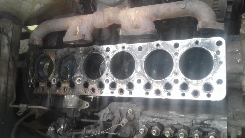 "Моторист" спрашивает чем отличается клапан от коленвала?))) В ...