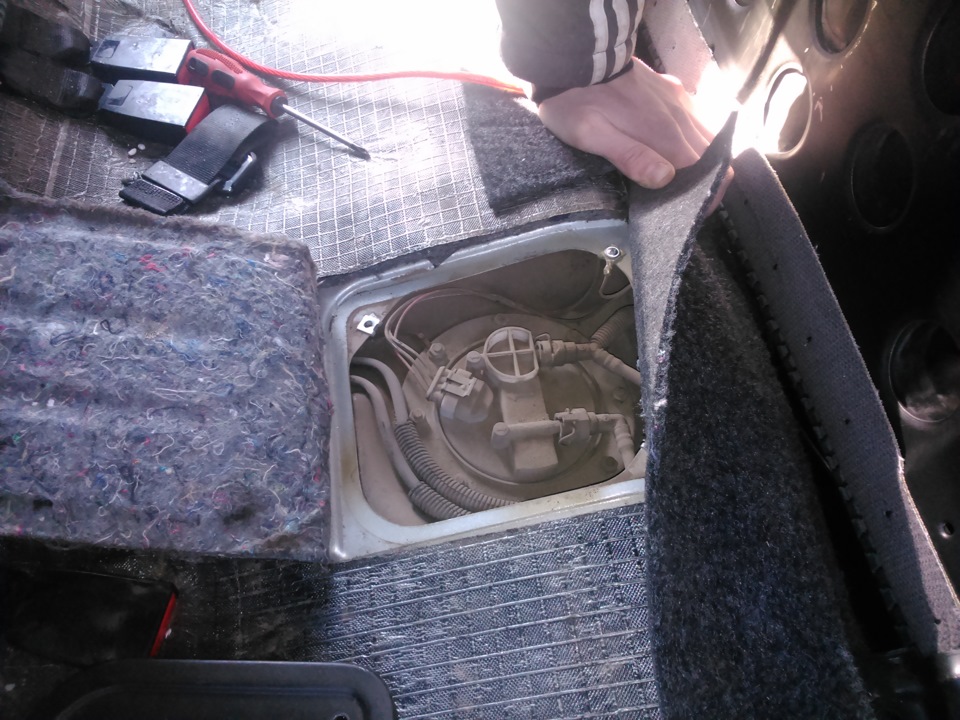 Замена фильтра в топливном насосе. — Lada 2114, 1,6 л, 2010 года ...