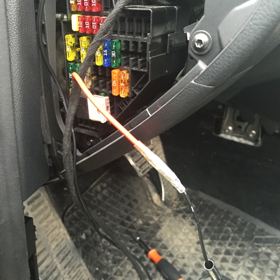 Скрытое подключение радара, регистратора и держатель талона ...