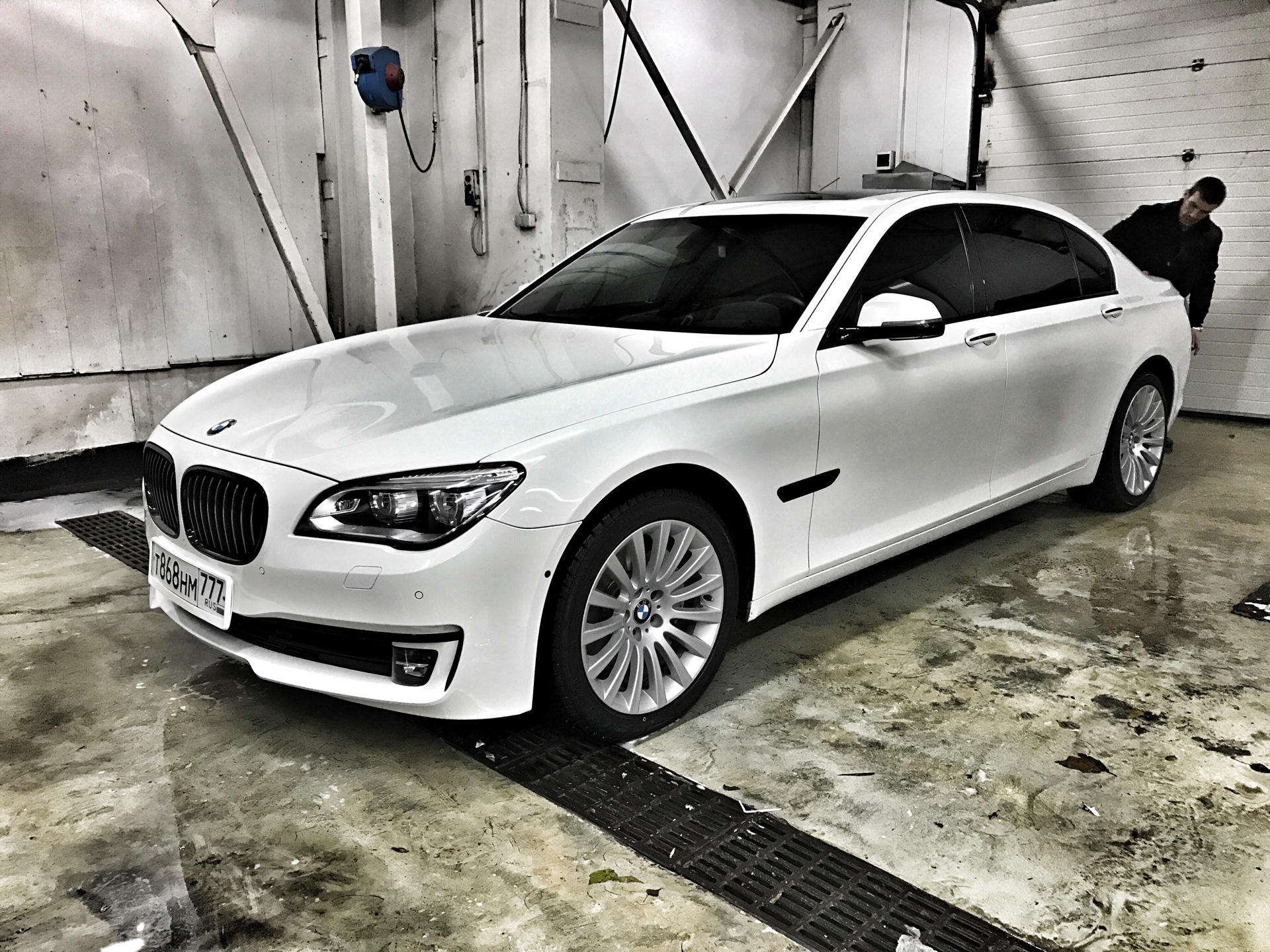 BMW 7 Series White