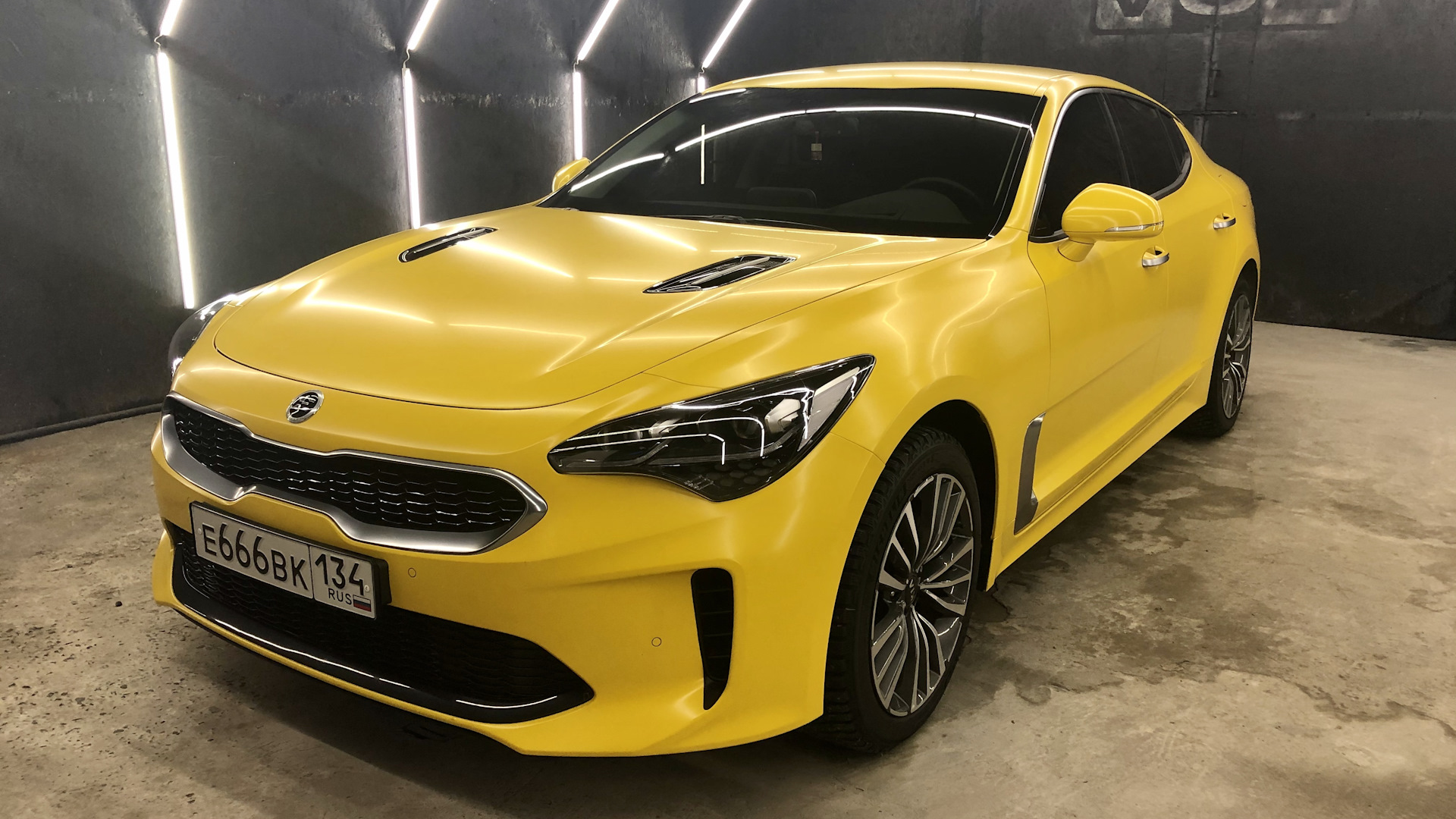 kia stinger аккумулятор