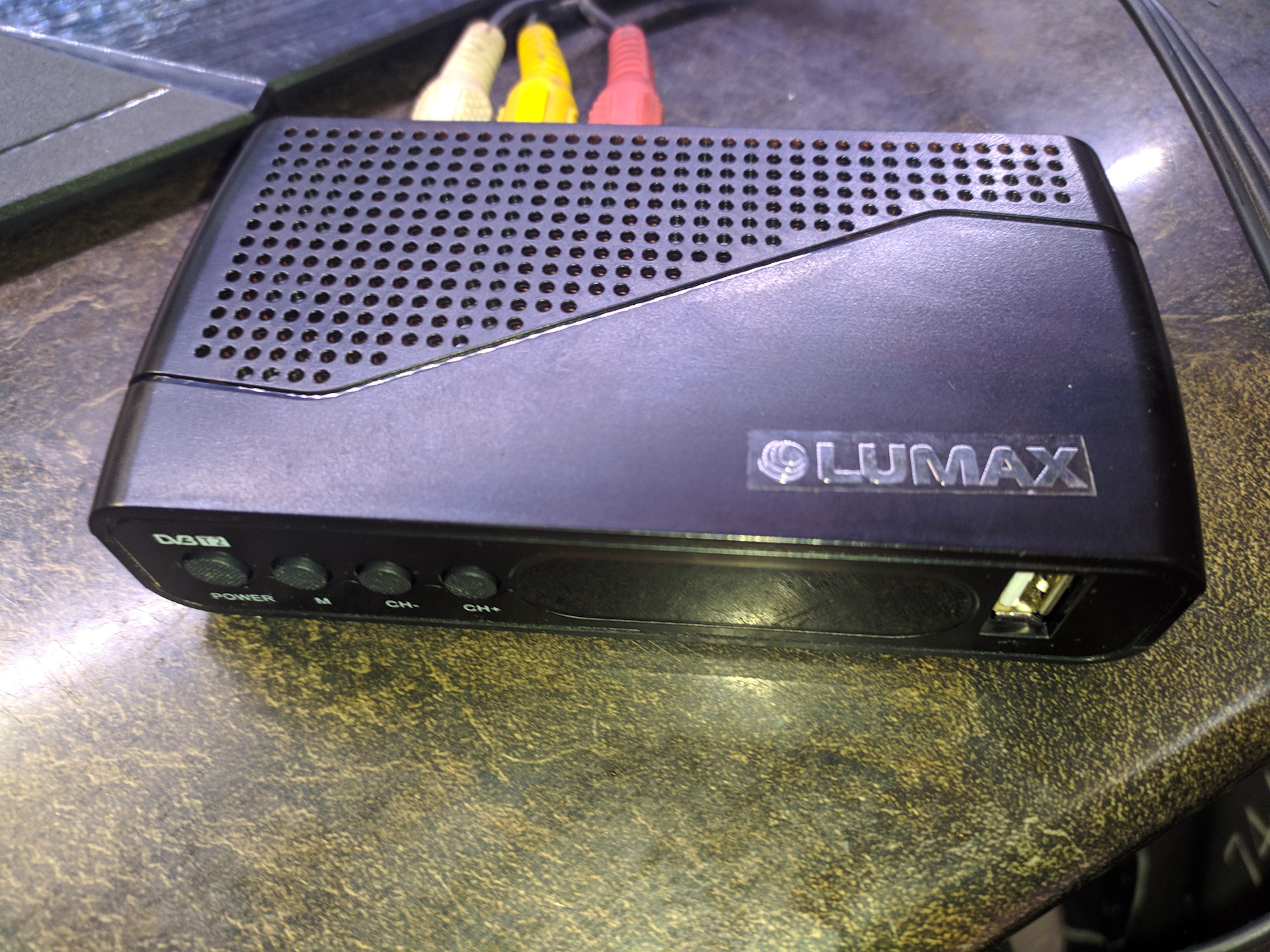 Установка dvb. Установка dvb t2 в машину.