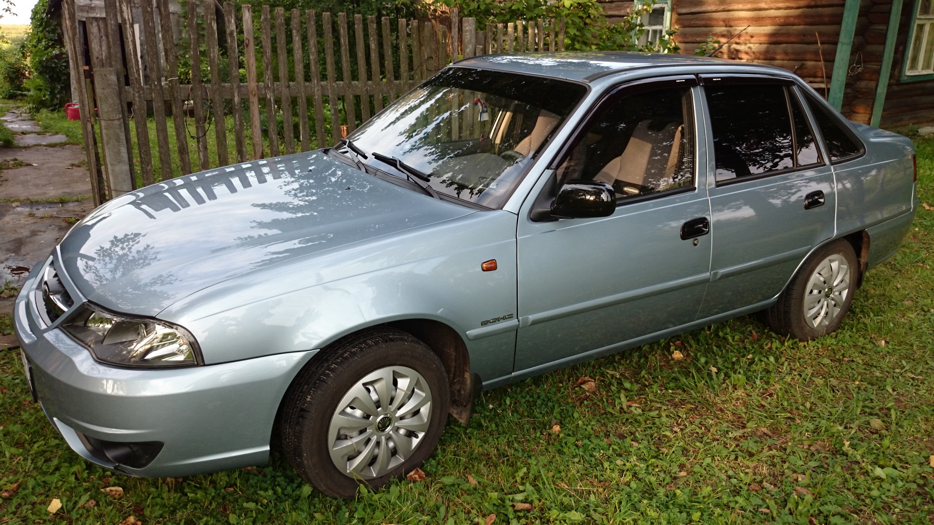 Daewoo Nexia серая