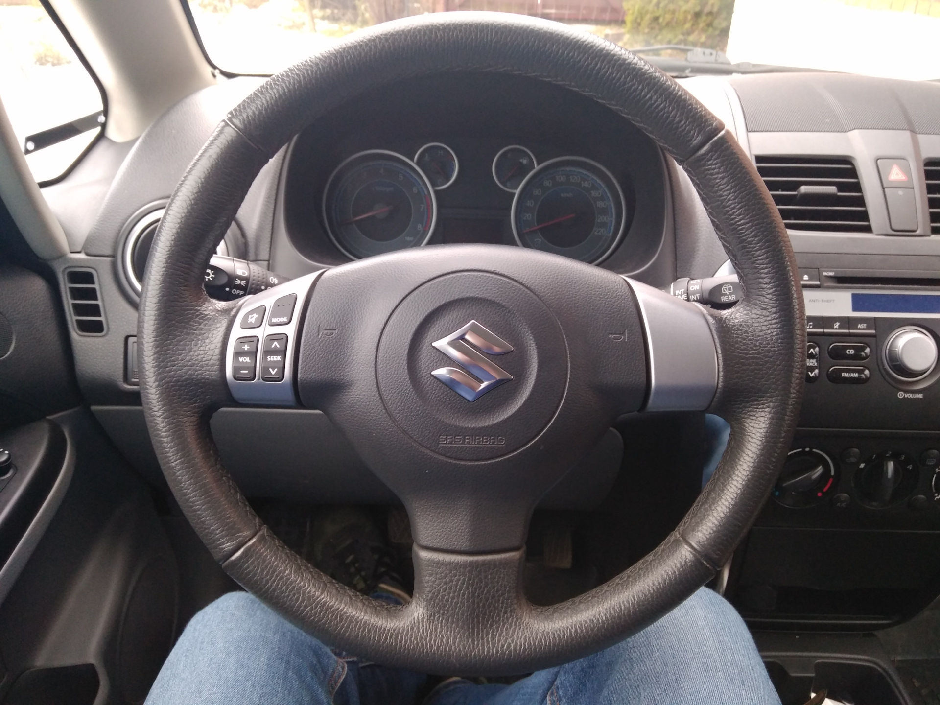 Смена пластикового рулевого колеса на кожаное. — Suzuki SX4 (1G), 1,6 л ...