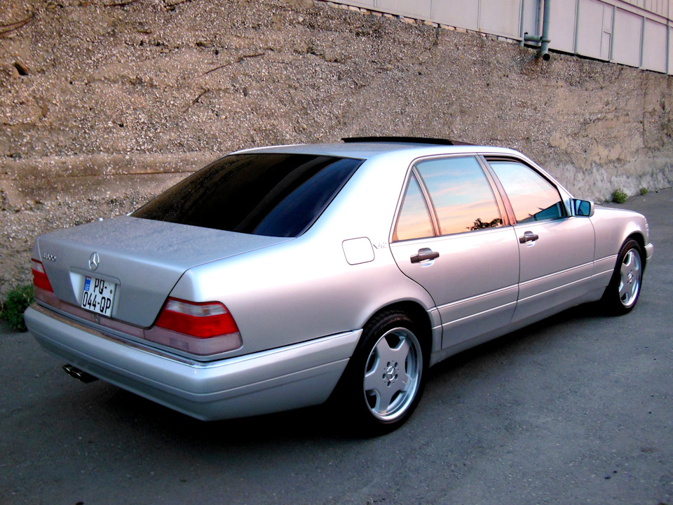 Мерседес Бенц w140 s600 белый