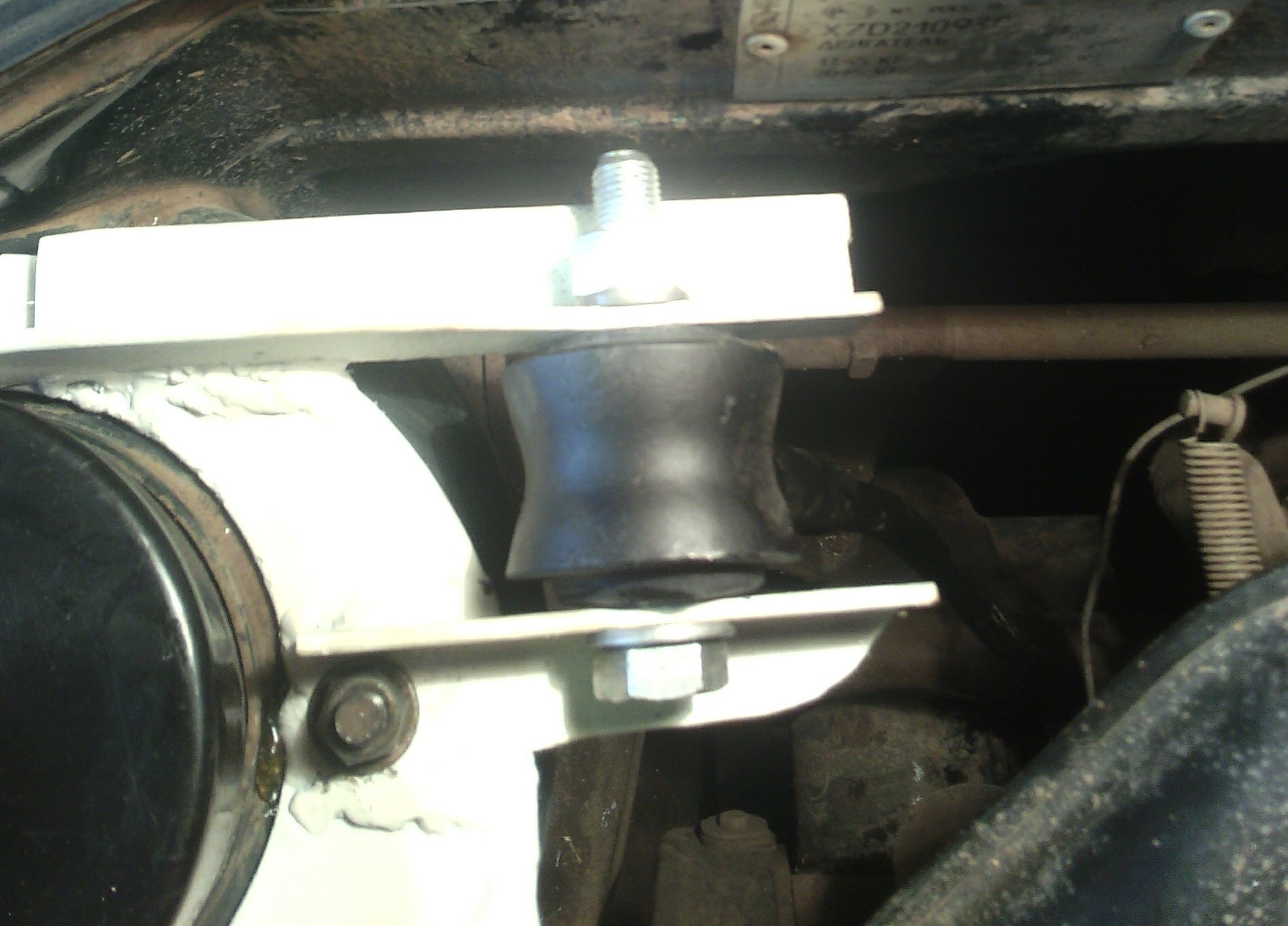 переделка опор двигателя. опора двигателя volkswagen golf 1. опора двигателя хонда цивик 4д переделка. опоры двигателя civic 4d. подушки двигателя хонда цивик 4д 2008.