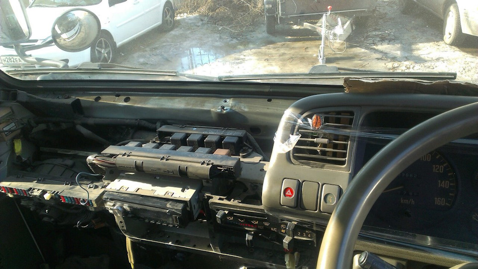 Как снять панель на мане Замена Радиатора отопителя - Isuzu Elf, 3,1 л, 1993 года своими руками DRIVE2