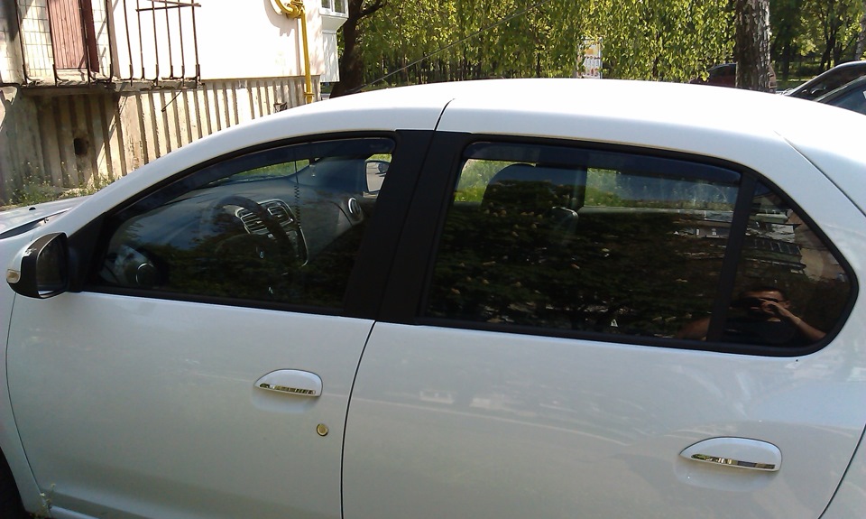 Ветровики на автомобиле — Renault Logan (2G), 1,2 л, 2013 года ...