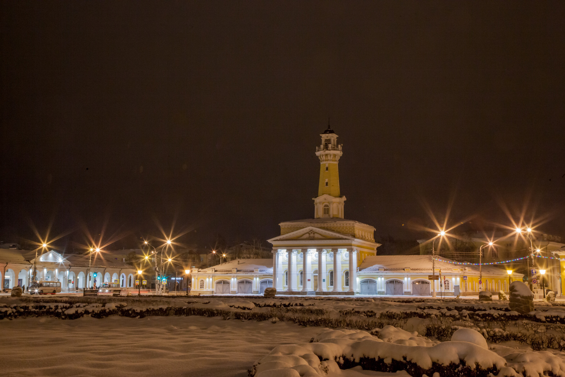 Кострома Сусанинская площадь ночью