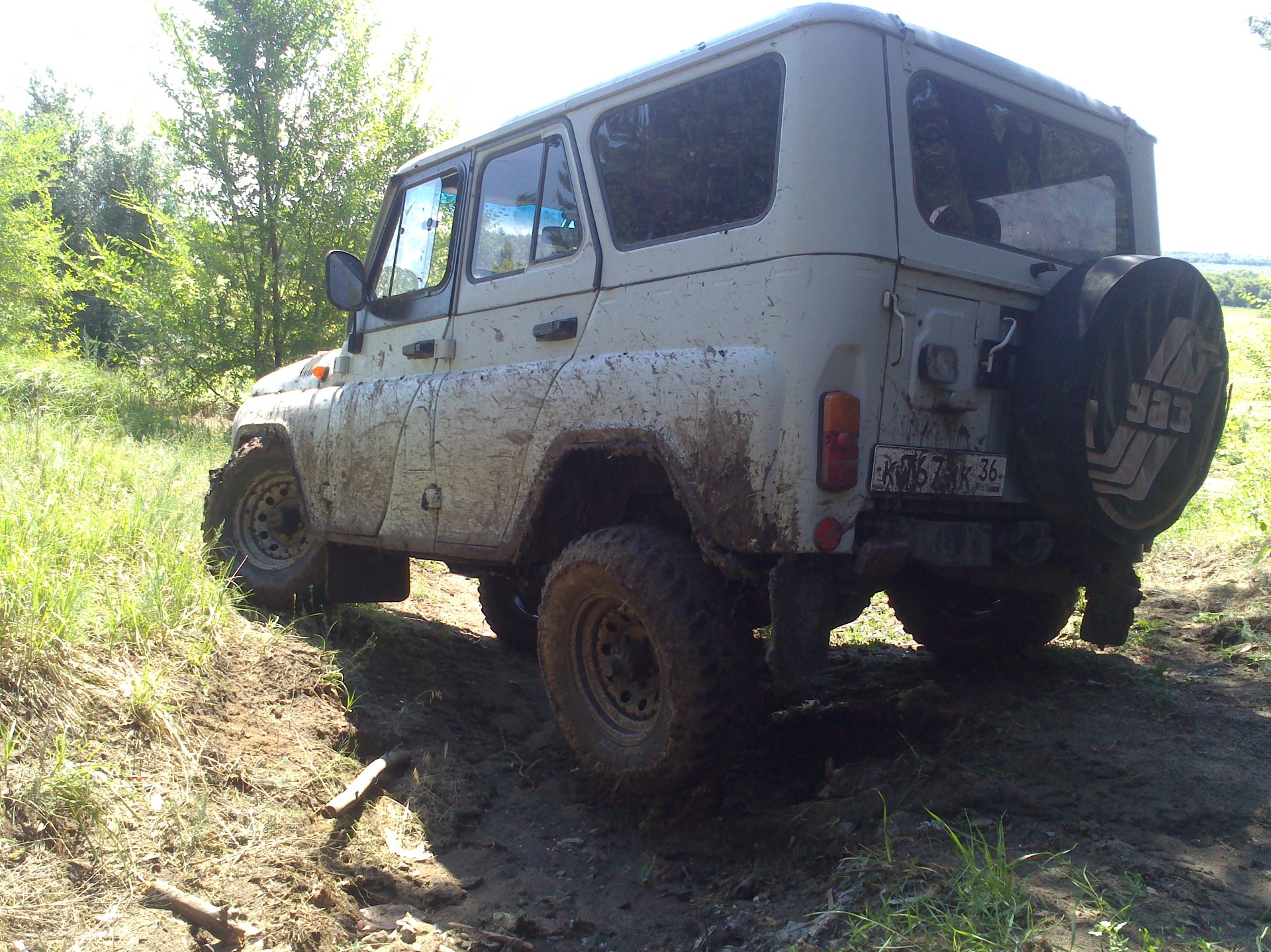 15 235 на уаз. Уаз-469 на форвард сафари 530. Резина medved r15. 15 235 на уаз. 15 235 на уаз.