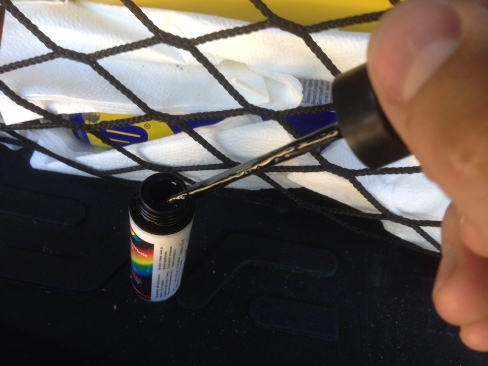 похоже на женский лак для ногтей — KIA Sorento (2G)