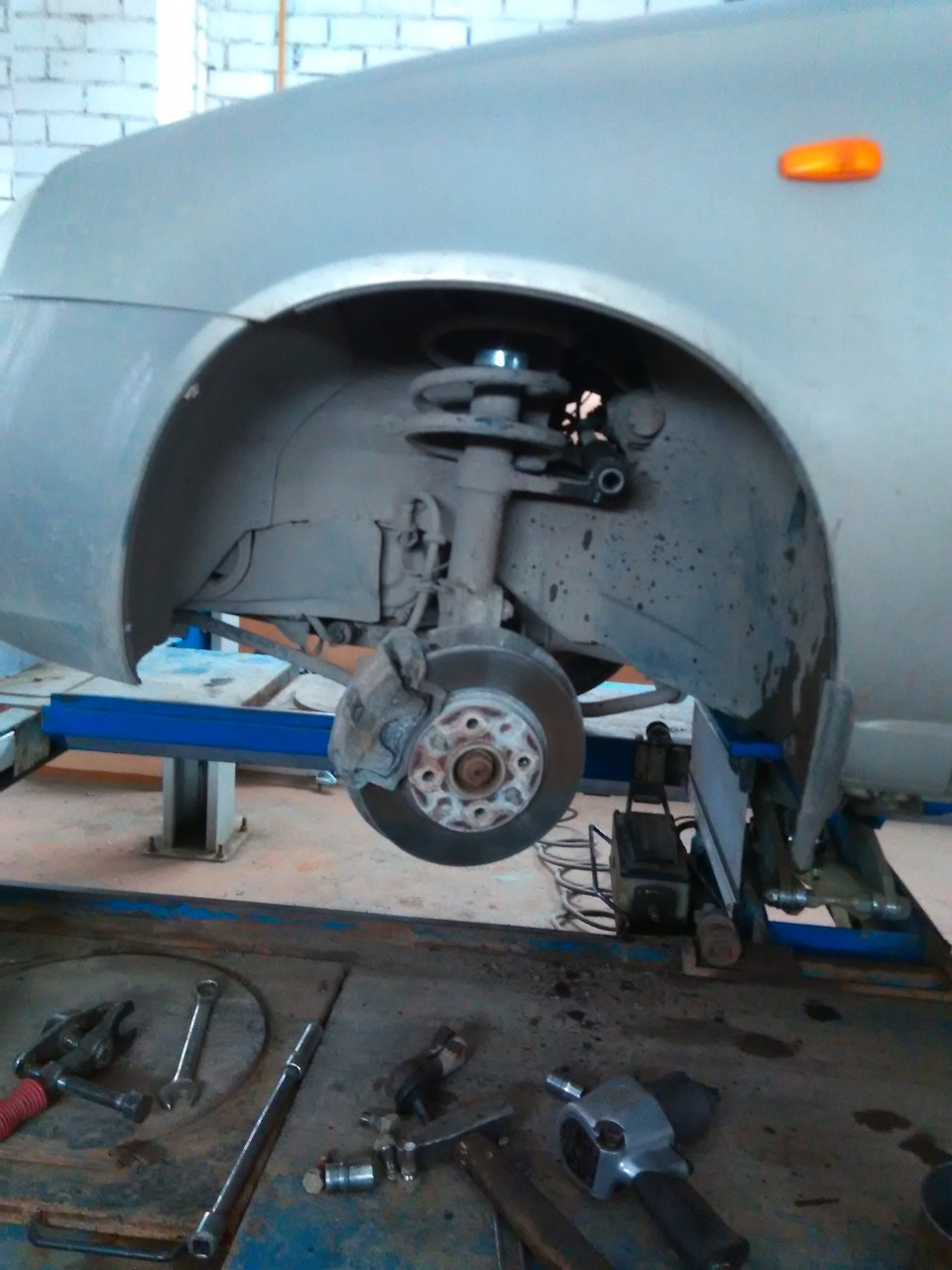 Замена рулевых наконечников — Lada Калина седан, 1,6 л, 2005 года ...