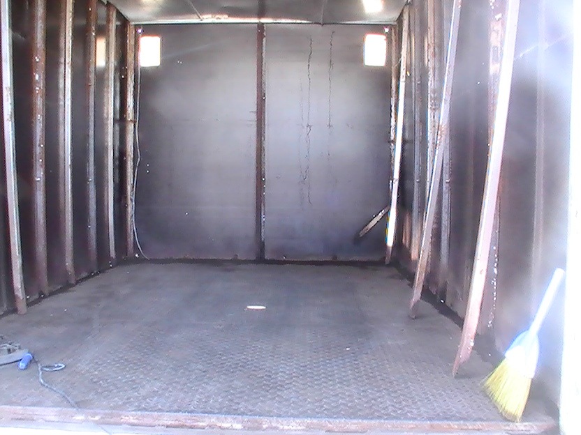 Течет будка. Будка для сварки. Усиление будки газель. Течет будка. Стремянка будки газель.