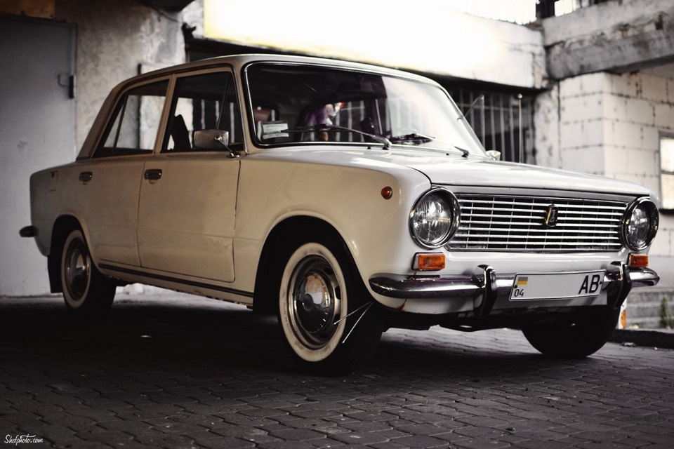 Классика на телефон. Lada 2101 Classic. ВАЗ 2101 классика 1975. ВАЗ 2101 Классик оригинал. Lada 2101 from the Side.