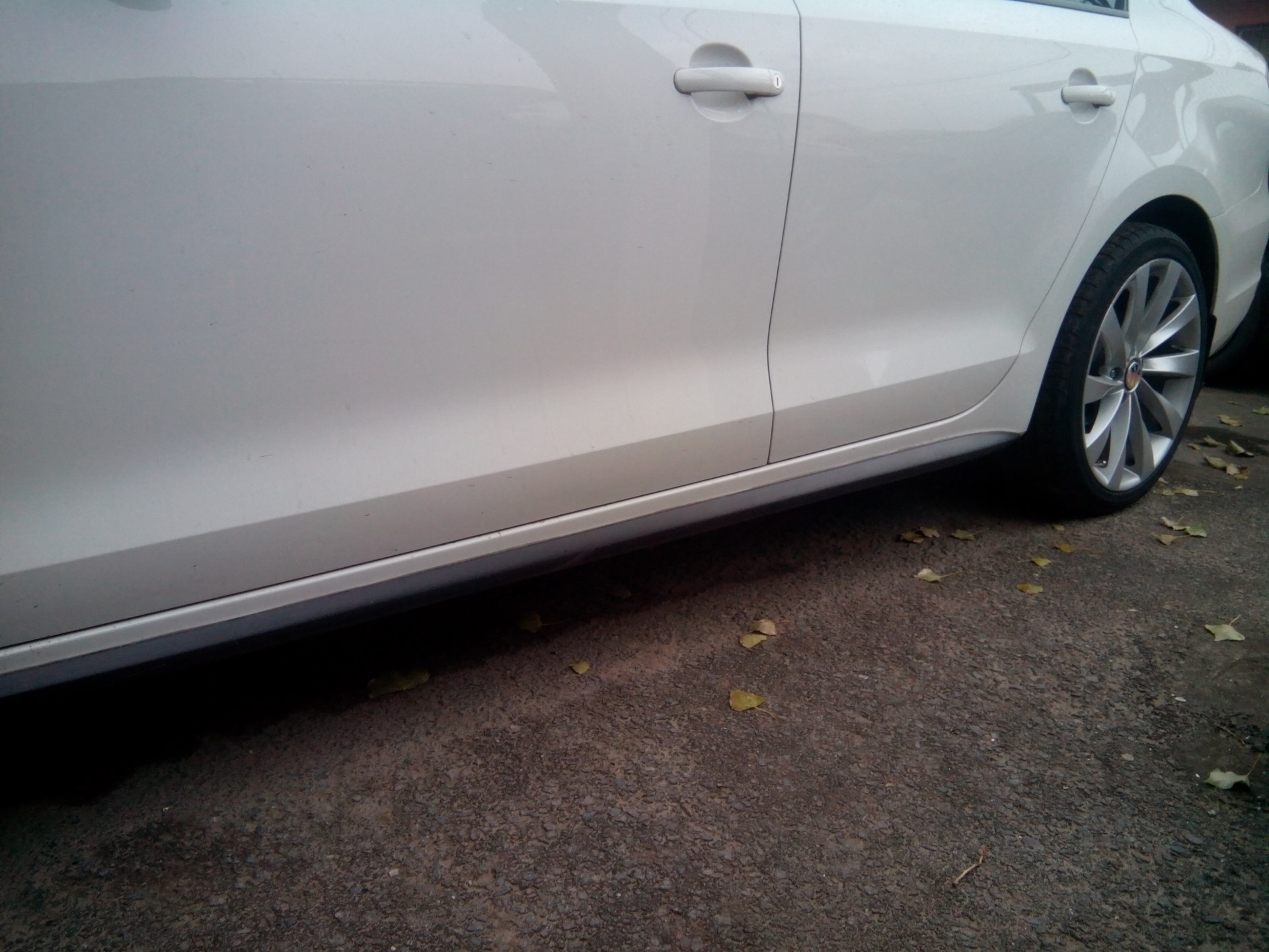 пороги jetta. порог для фольксваген джетта 2010 года. пороги jetta. пороги для vw jetta 5. порог фольксваген джетта.