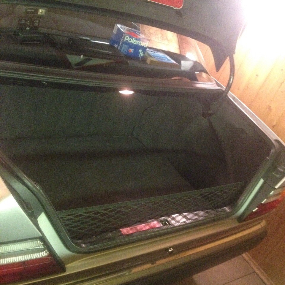 уборка в багажнике и под капотом — Mercedes-Benz E-class (W124), 2,2 л ...