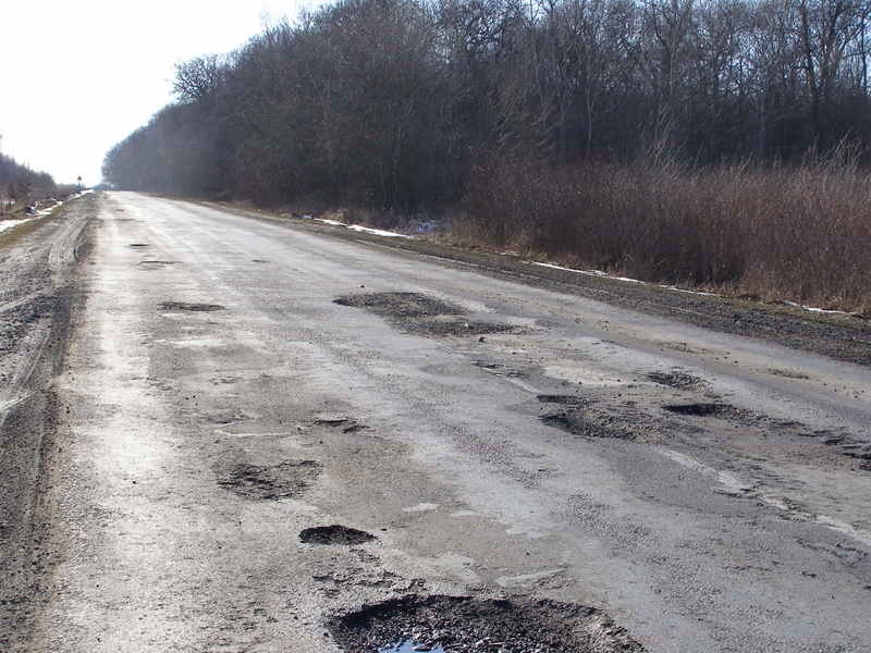 Украинцы дорога. Украинские дороги. Плохие дороги в Украине. Дороги в ужасном состоянии. Украина дорога.