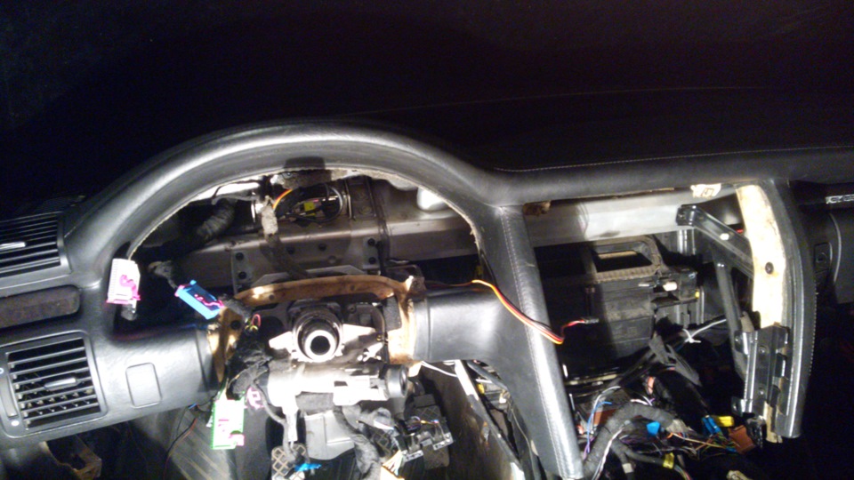 Фото в бортжурнале Audi A8 (D2)