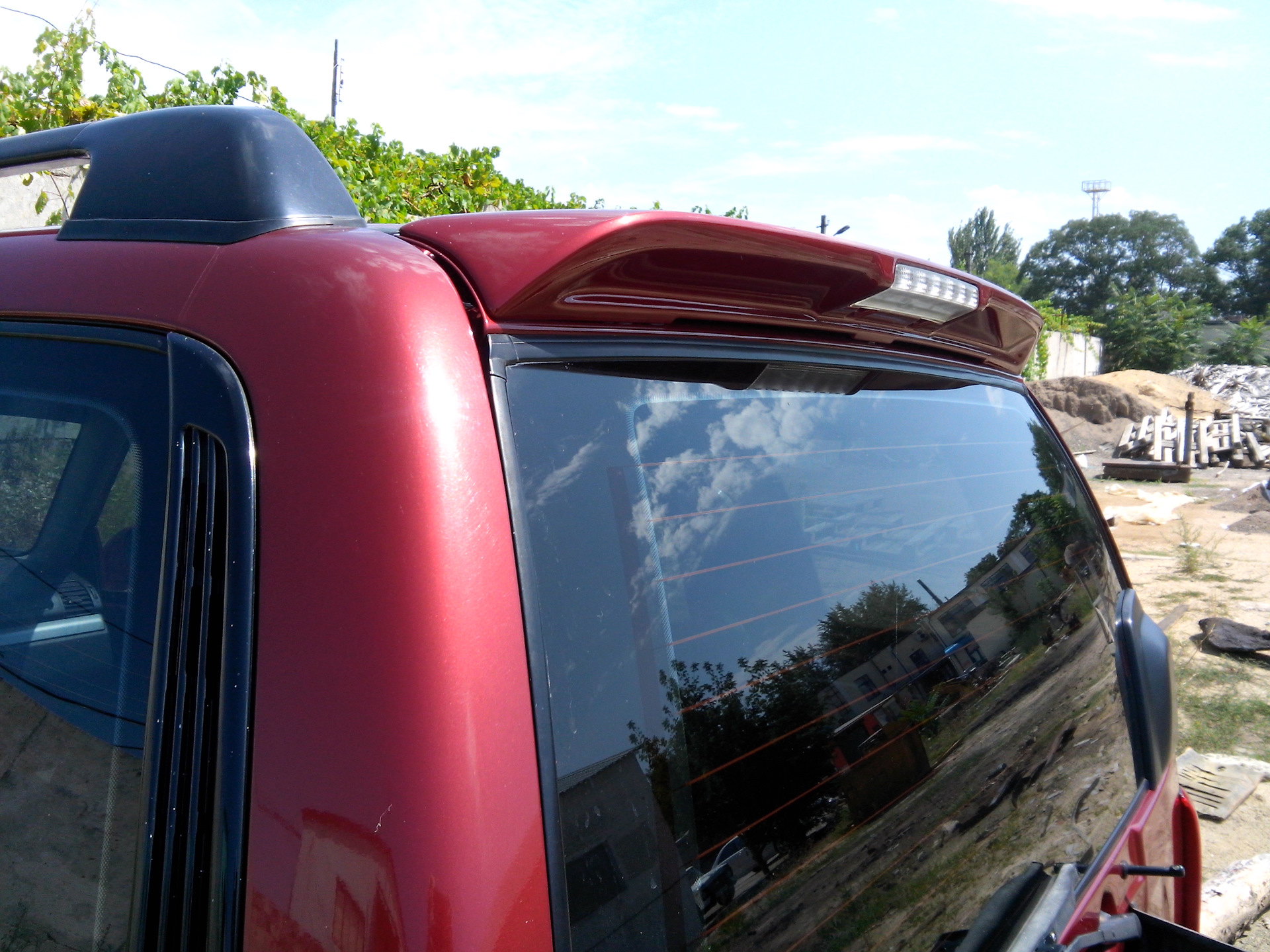 лип спойлер гранта седан fl. гранд спойлеры. Lsd-2 лип-спойлер гранта. спойлер suzuki grand vitara. старекс 2015 заднее стекло с подогревом.