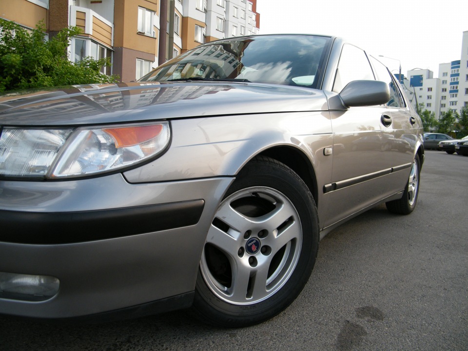 Серый Saab 9 5 диски антрацит