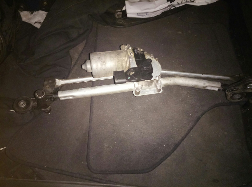 Встали дворники — BMW X5 (E70), 4,8 л, 2007 года | поломка | DRIVE2