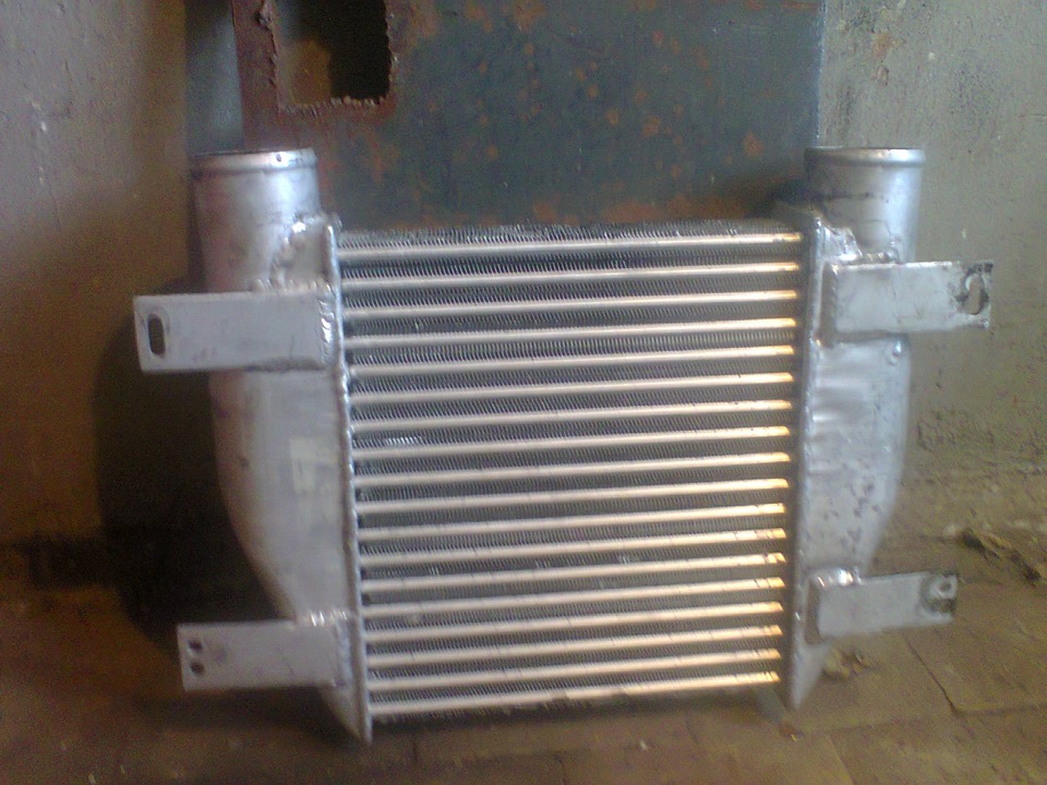 Интеркулер газ 3309. Интеркулер газ д-245. Интеркулер валдай. Интеркулер зил 131 д-245. Интеркулер зил 131 д-245.