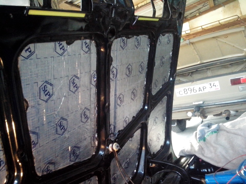 Подсветка двигателя (под капотом) — Lada 21065, 1,3 л, 1993 года ...