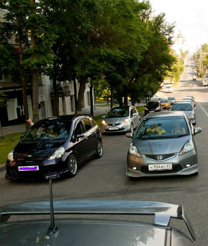 Вс 104. Парижское такси. Парковка Смарта. Смарт паркуется. Такси в Париже.