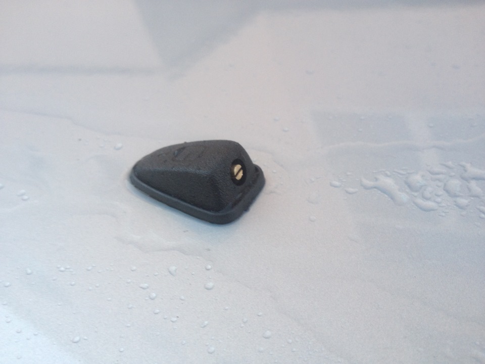 С почином! :) Замена форсунок омывателя лобового стекла и лампочек ...