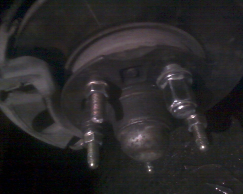 замена колесных шпилек — Toyota Crown (S130), 2 л, 1990 года | своими ...