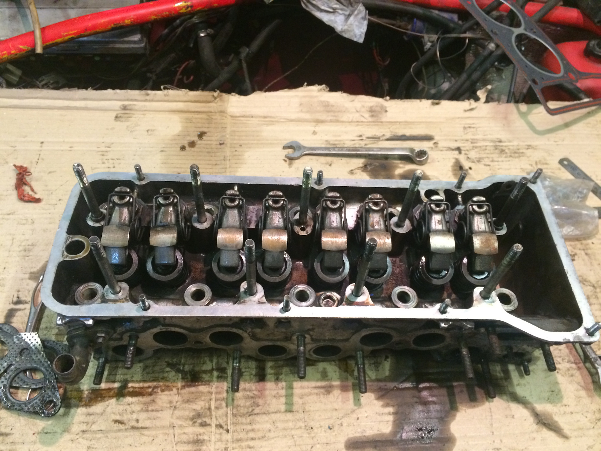 Узам 331 гбц. Гбц 16 кл ваз. Гбц ваз 2114 в разборе. Шлифовка. Перебрать головку.