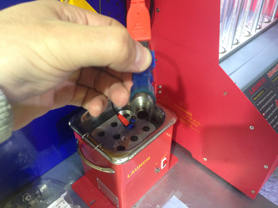 Не сфокусировалось, но и так понятно, что грязно… — Subaru Forester (SH)