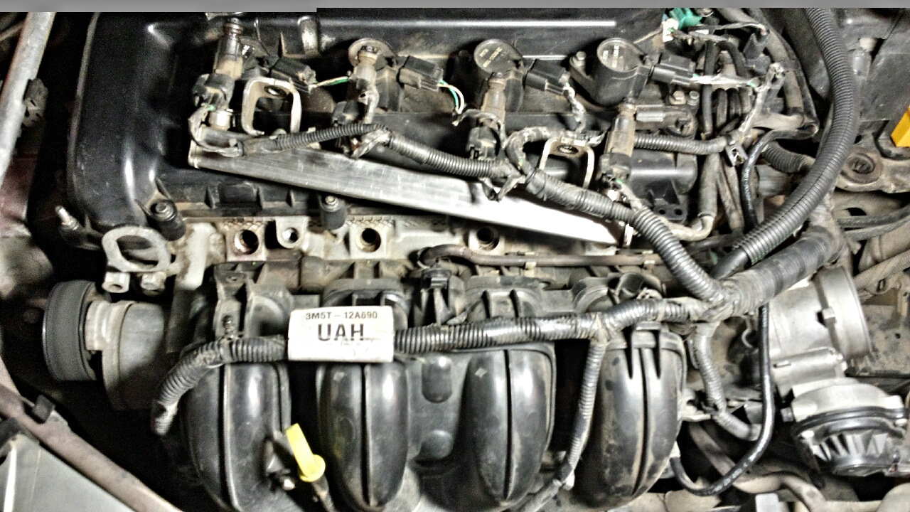 Двигатель форд фокус 2 2. Подсос воздуха форд. Focus 3 подсос воздуха. 8 подсос воздуха. 6.