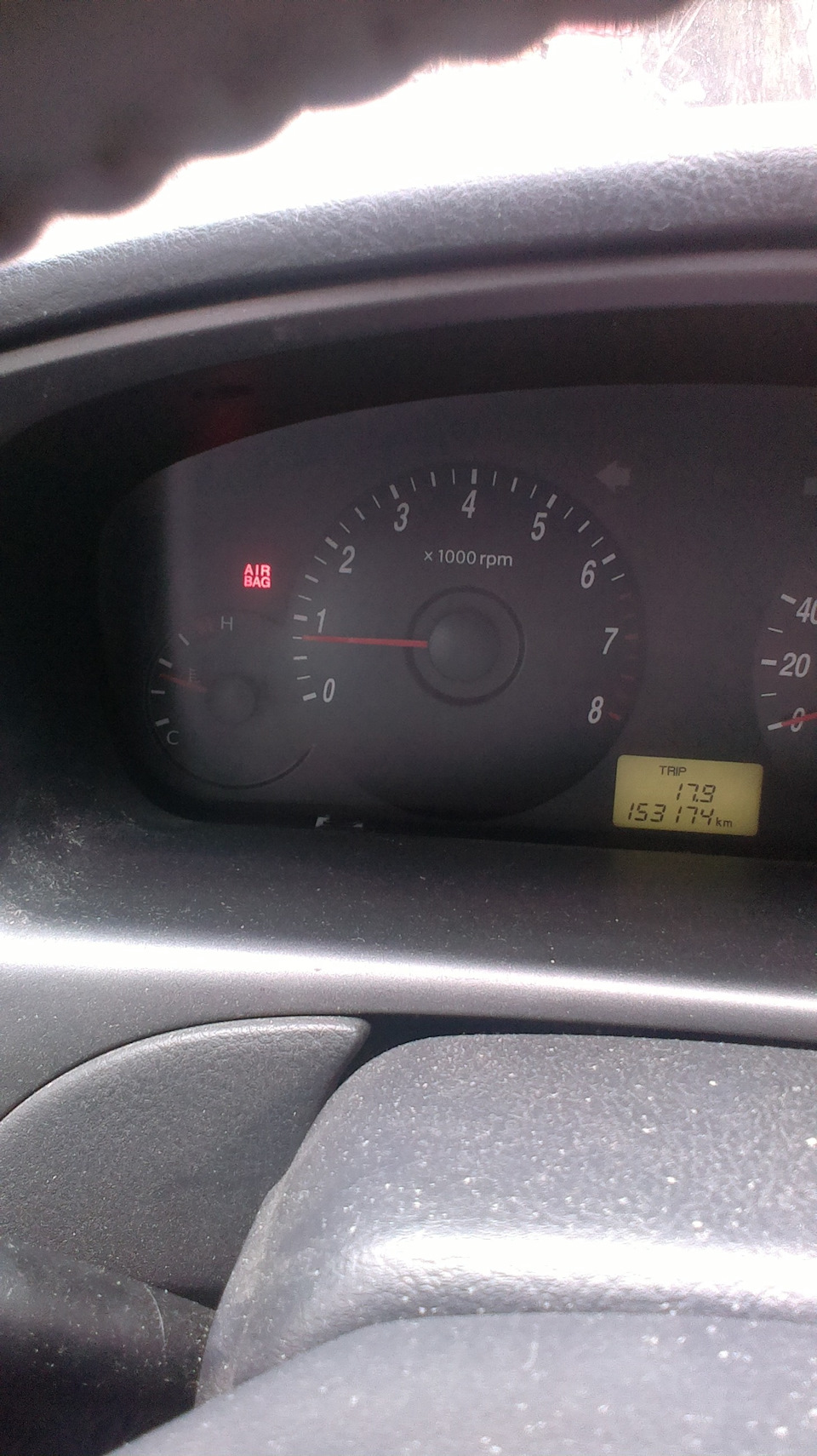 Горит airbag и двери сами блокируются — Hyundai Elantra (3G), 1,6 л ...