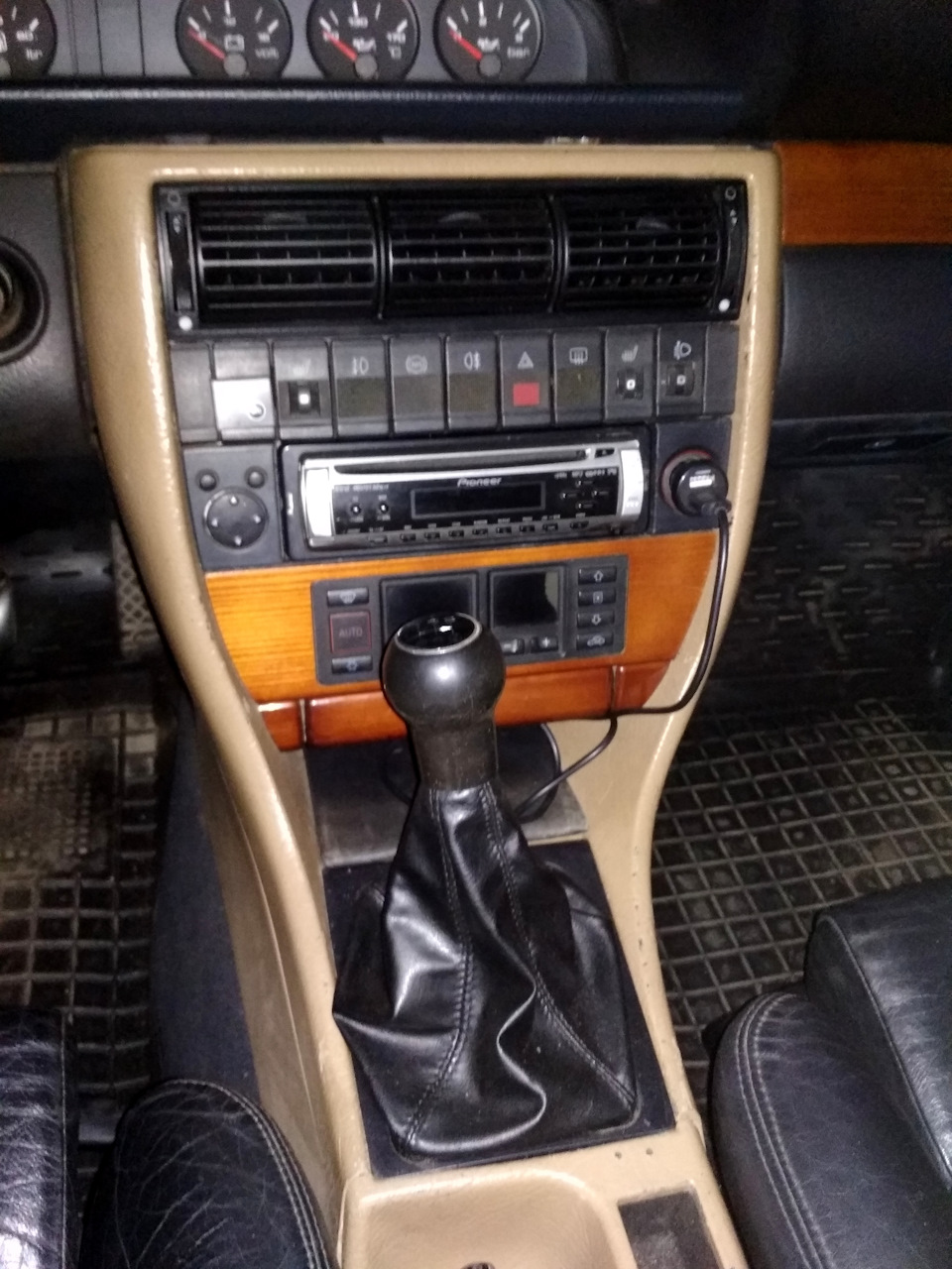 Фото в бортжурнале Audi 100 (C4)