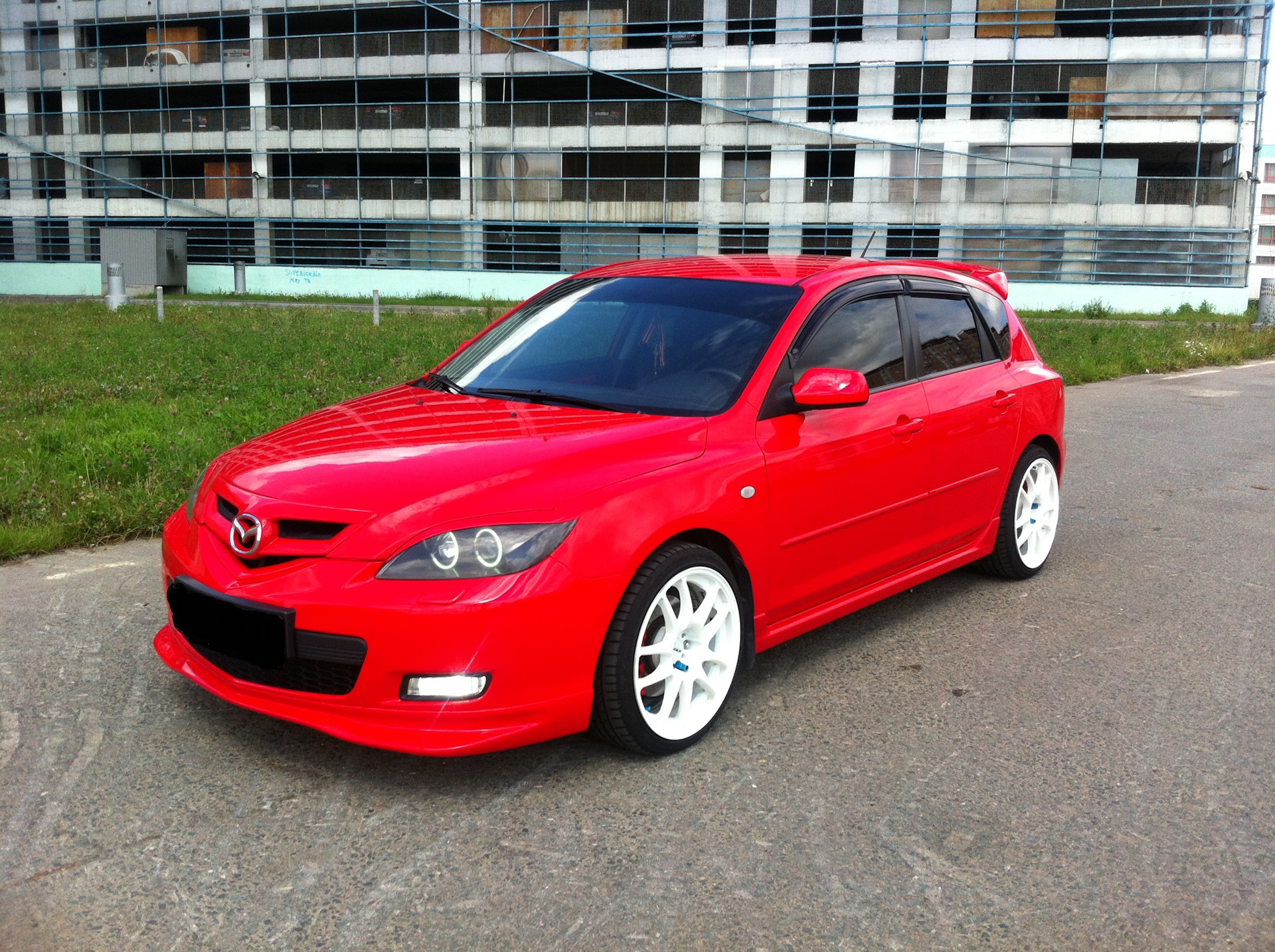 Mazda 3 3 дверная