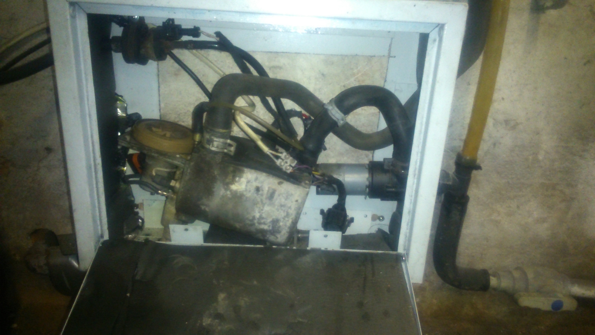 обогреватель вебасто в гараж. Webasto для гаража отопления. отопление гаража китайским вебасто. вебасто для гаража. вебасто автономный отопитель для гаража.